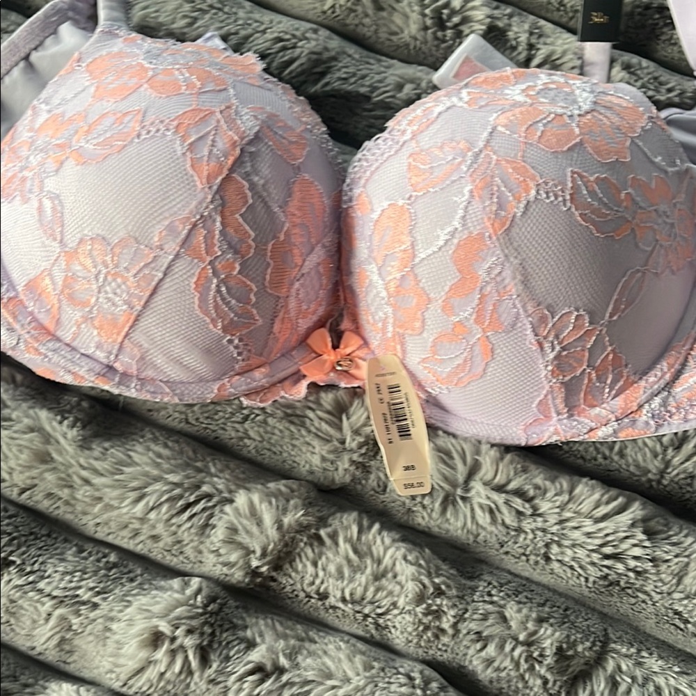 Victoria's Secret Pink and White Lace Bra